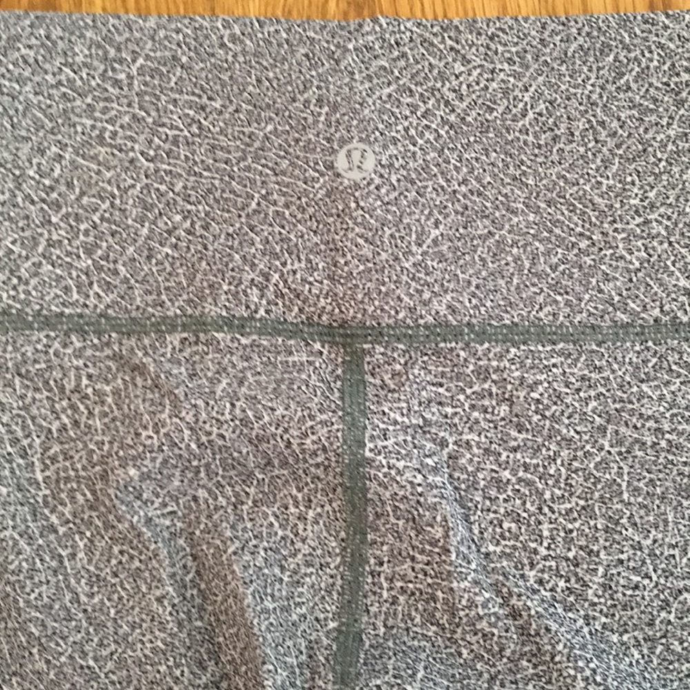Lulu lemon leggings - Picture 3 of 3